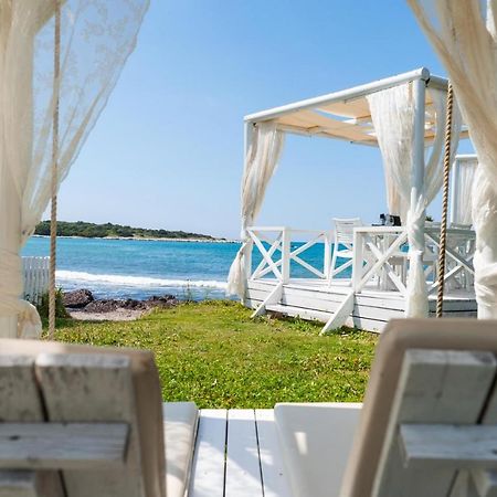 Neptune Sea House - Beachfront Agios Spyridon  Extérieur photo